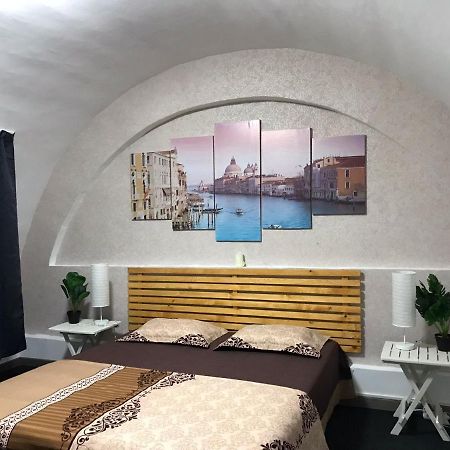 Large Apartment City Centre Bucureşti Eksteriør bilde